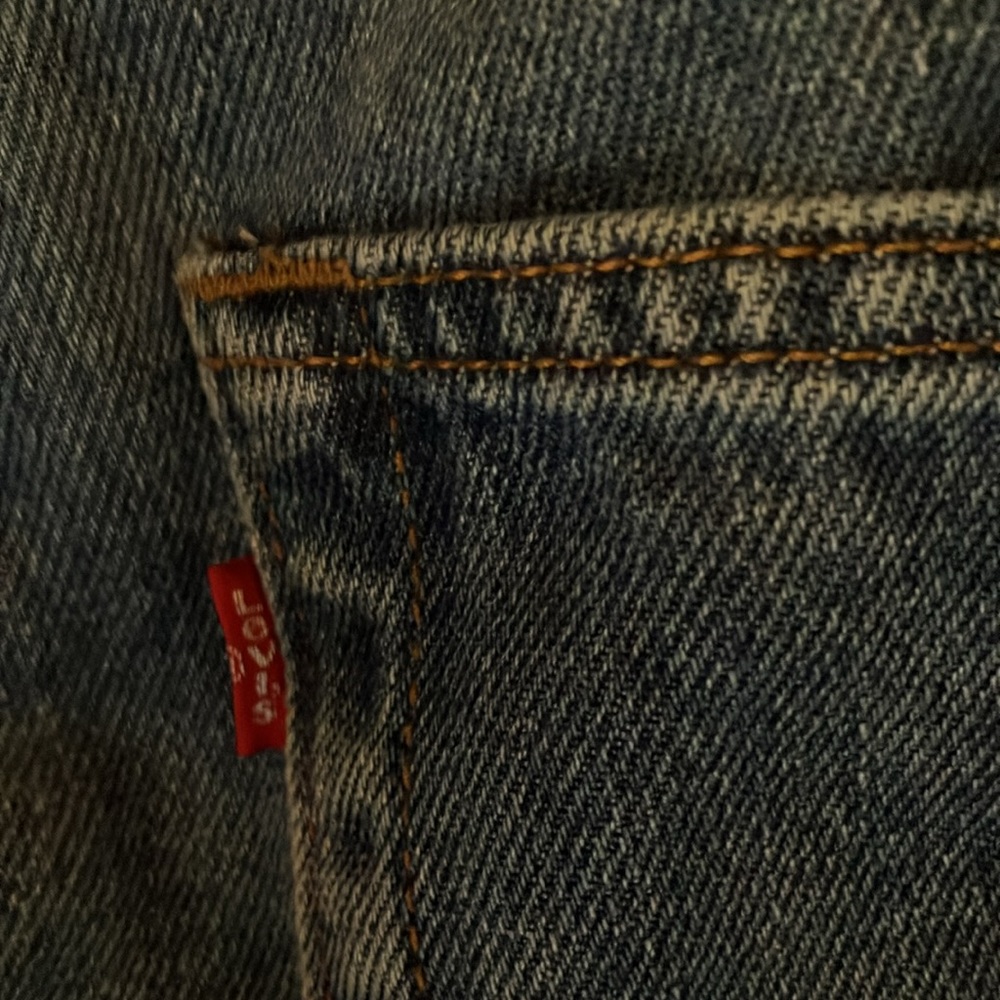 Size W42 L32 Men’s Relaxed Fit 550 Levi Jeans Worn  just a few times!!! - Picture 8 of 8